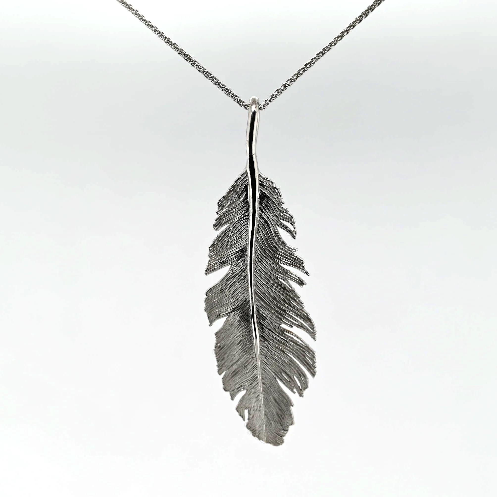 0.94ctw Diamond Fashion Feather Necklace