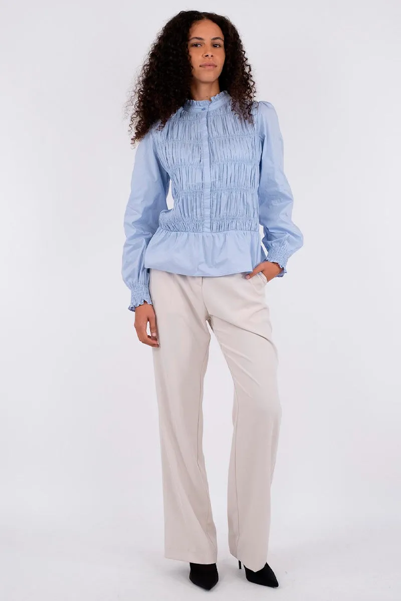 Alaska Smock Blouse | Light Blue | Skjorte fra Neo Noir