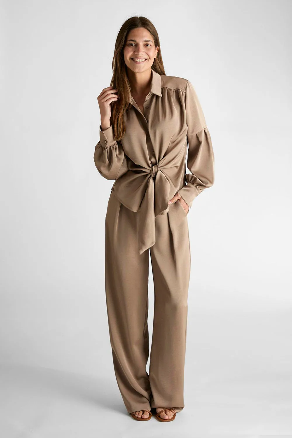 Alessandra Heavy Sateen Pants | Dark Taupe | Bukser fra Neo Noir