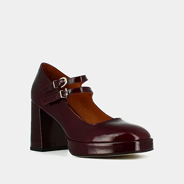 Babies with double straps and platforms in burgundy pleated patent