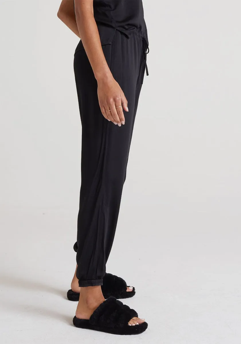 bella dahl Ecovera Satin Jogger in Black