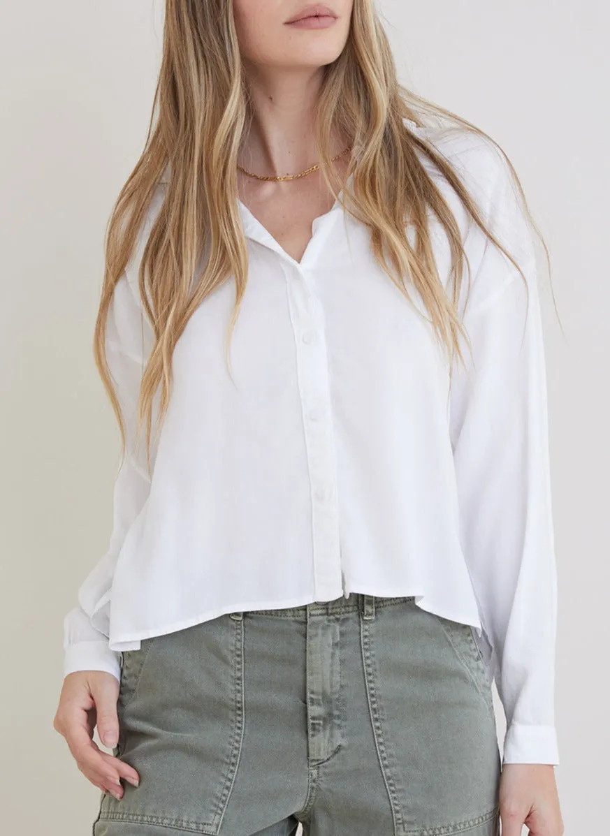 bella dahl long sleeve high low hem shirt in white