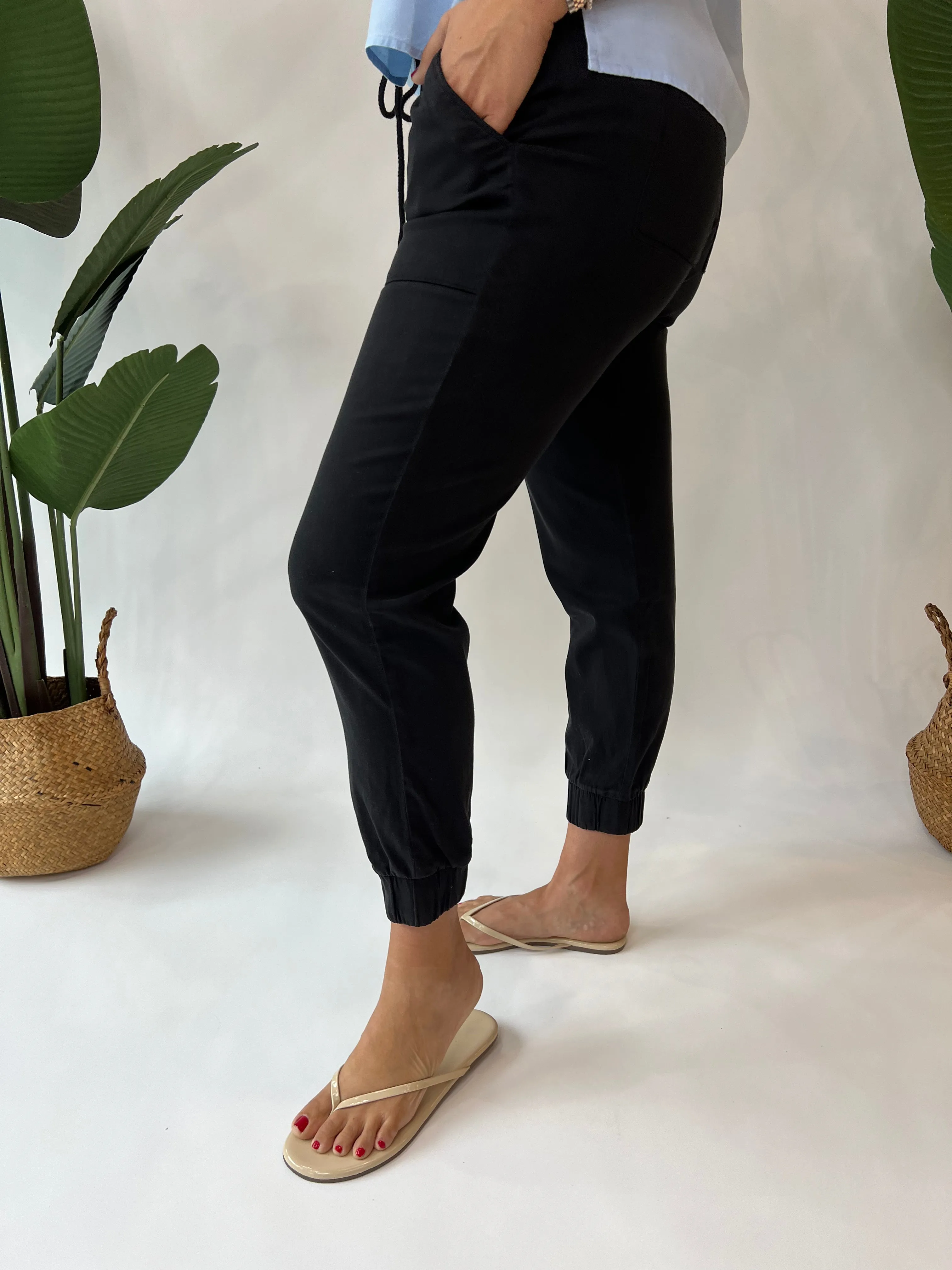 Bella Dahl Pocket Jogger Black