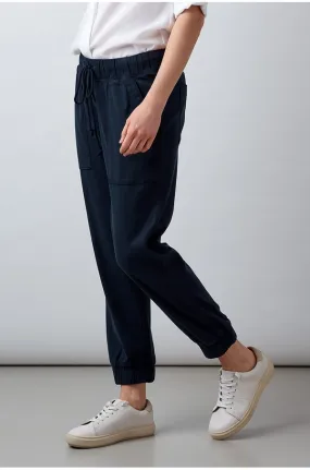 bella dahl pocket jogger in endless sea