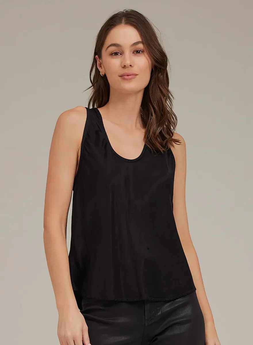 bella dahl scoop neck tank in black