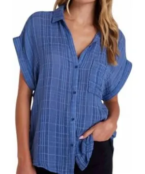 Bella Dahl Short Sleeve Pocket Button Down Shirt In Bright Indigo