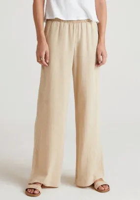 bella dahl smocked waist leg pant in soft khaki