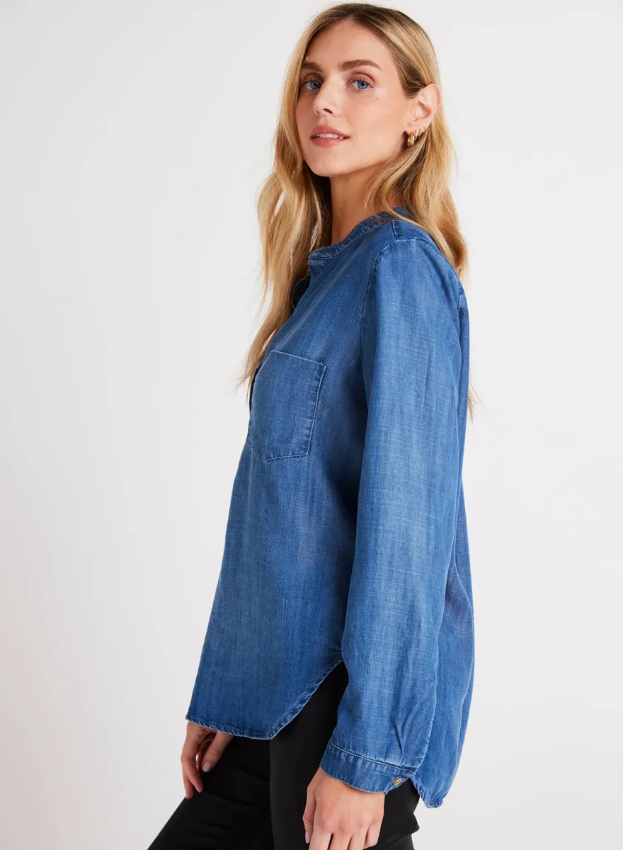 bella dahl tencel denim l/s pocket henley in moonlit haze