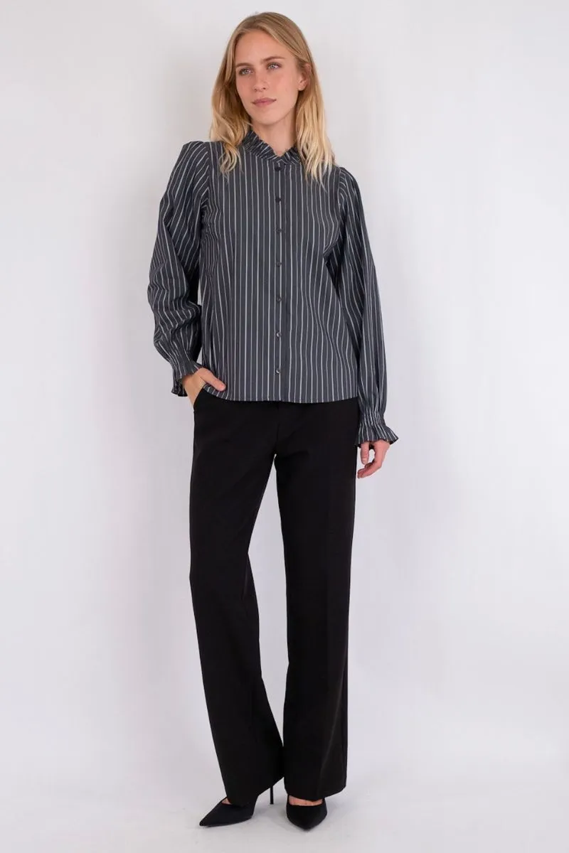 Brianna Double Stripe Blouse | Dark Grey | Bluse fra Neo Noir