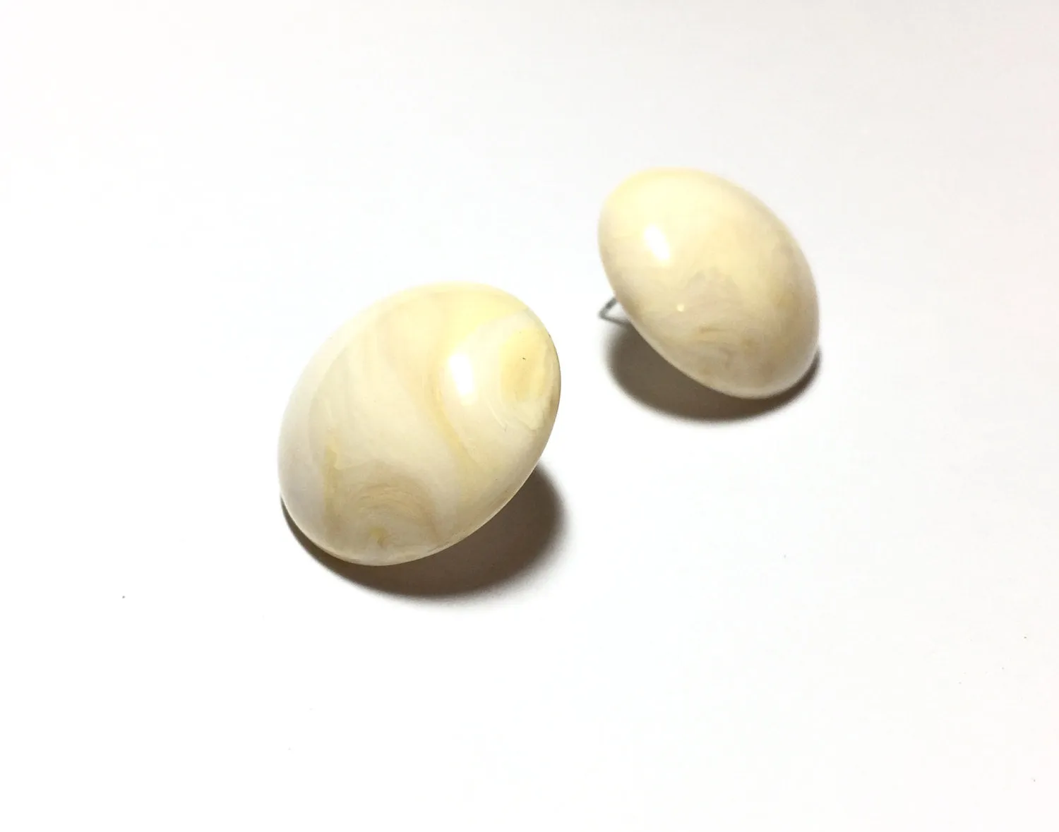 Cream Marbled Large Retro Button Stud Earrings