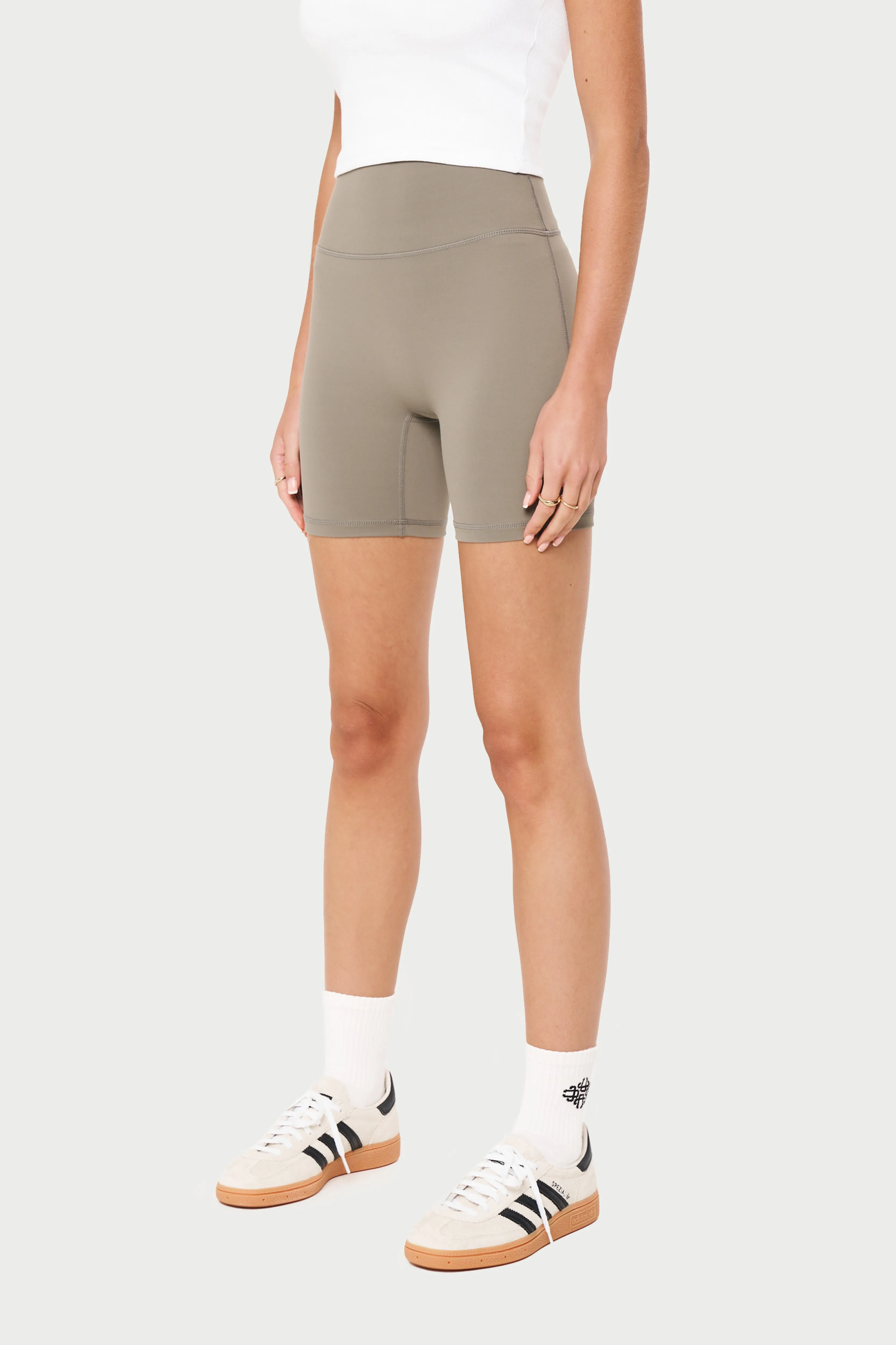 EMBLEM SCULPTING CYCLING SHORTS - KHAKI