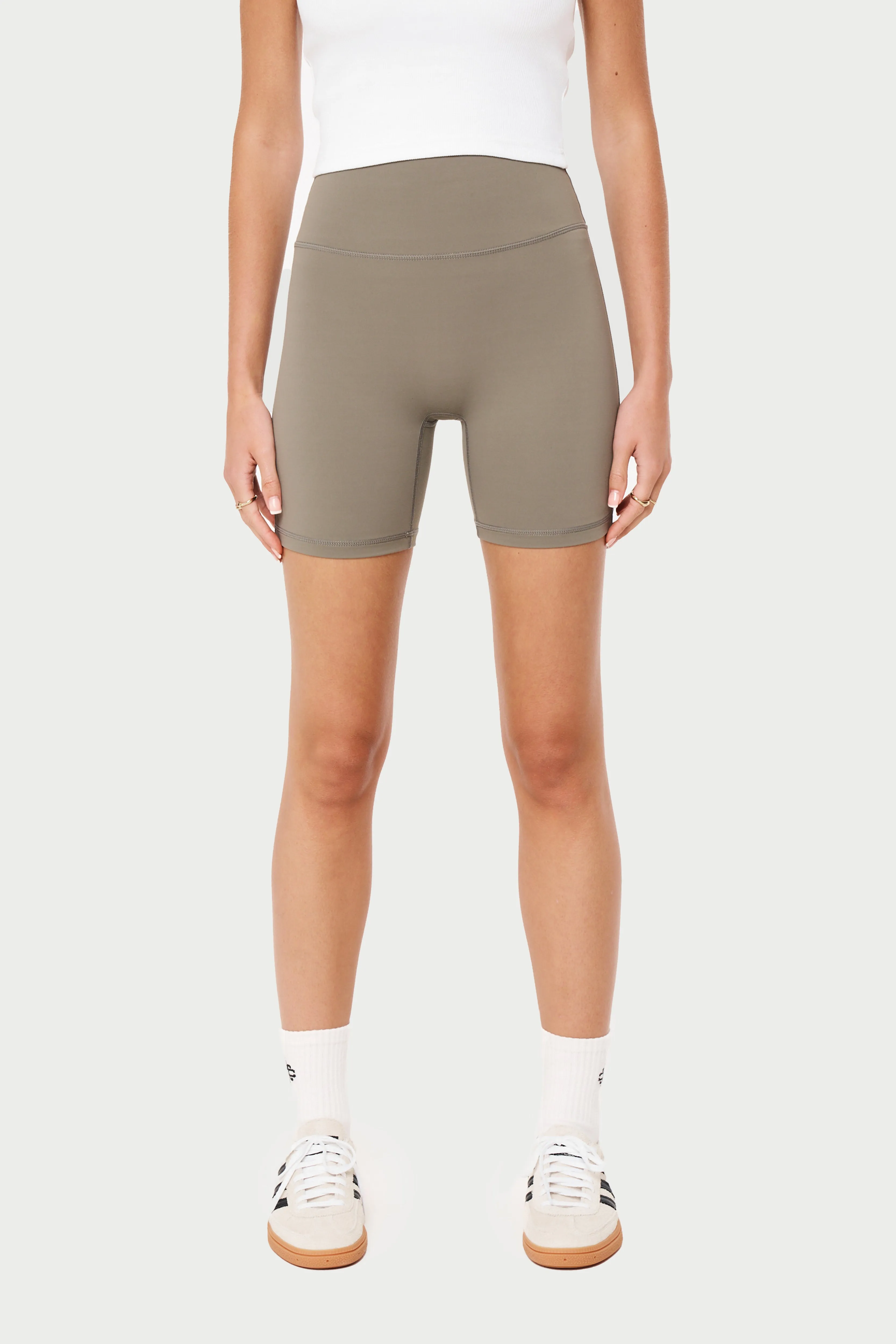 EMBLEM SCULPTING CYCLING SHORTS - KHAKI