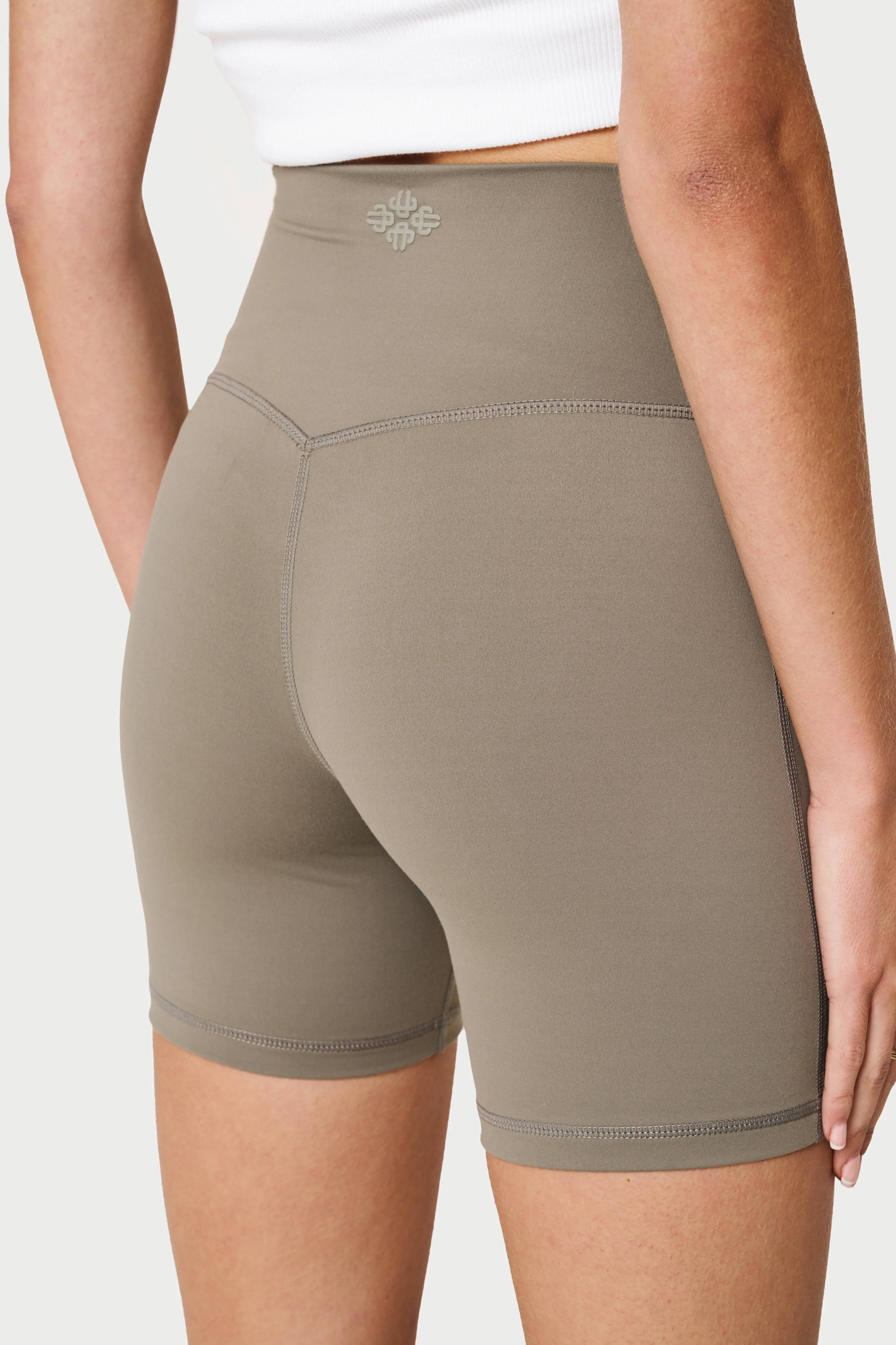 EMBLEM SCULPTING CYCLING SHORTS - KHAKI