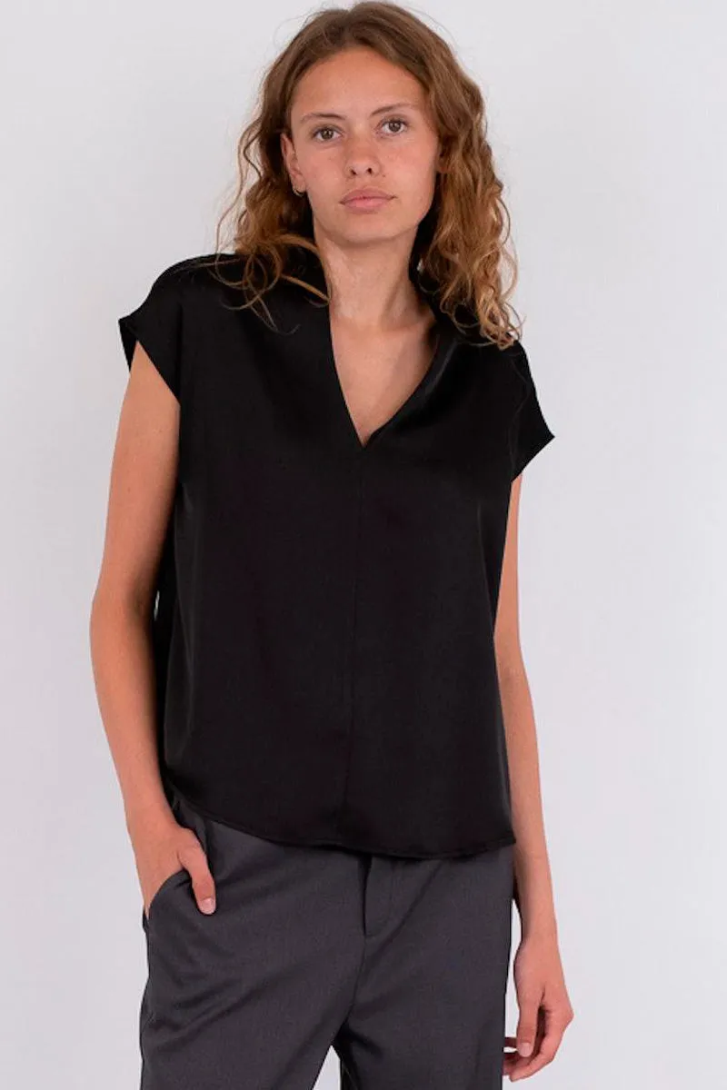 Flana Drapy Satin Blouse | Top fra Neo Noir