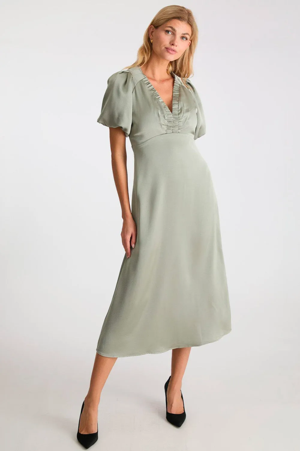 Illana Heavy Sateen Dress | Smoke Green | Kjole fra Neo Noir