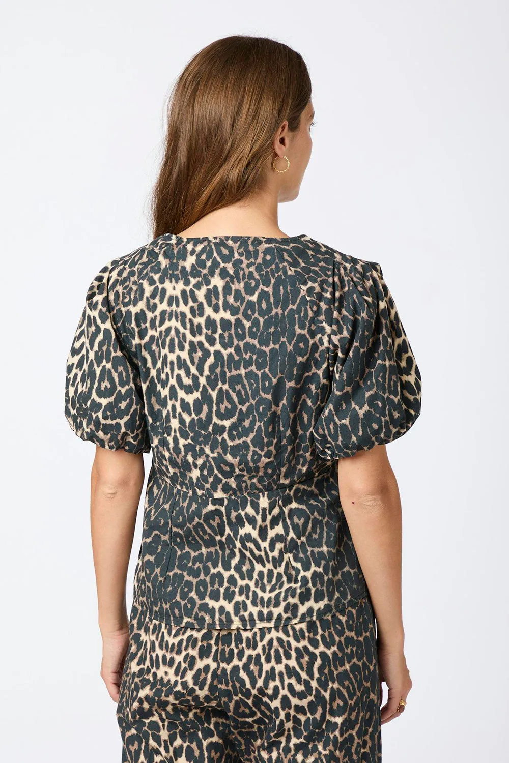 Irina Leo Blouse | Leopard | Bluse fra Neo Noir