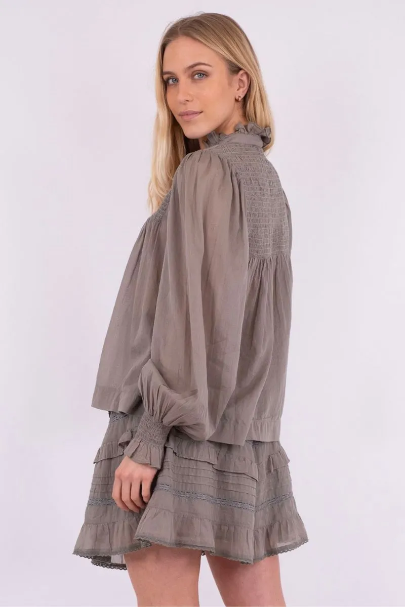 Jill S Voile Blouse | Smoke Green | Bluse fra Neo Noir