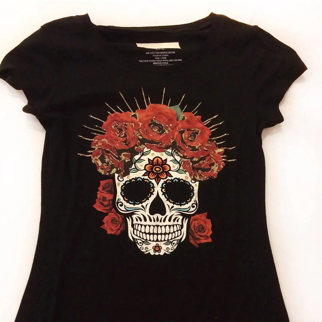 Maggie Devos-DOD blk tee-skull w/roses-Size S (3-5)