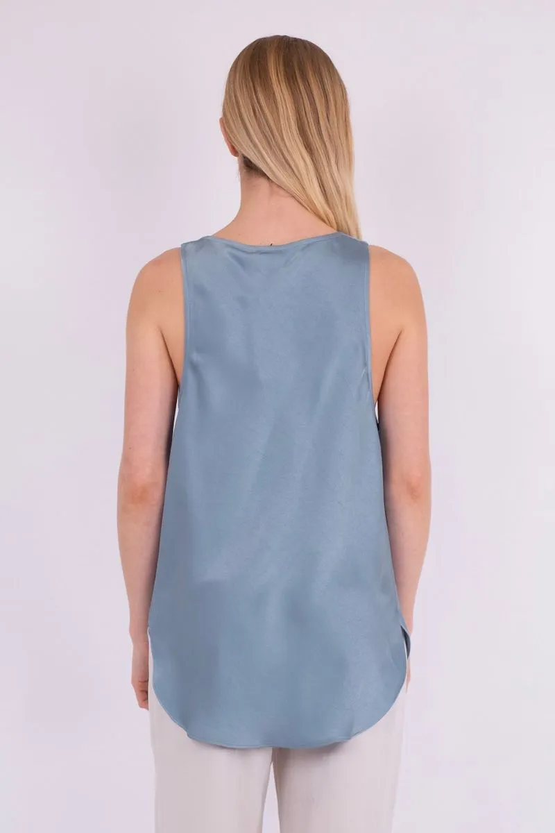 Merle Heavy Sateen Top | Dove Blue | Top fra Neo Noir