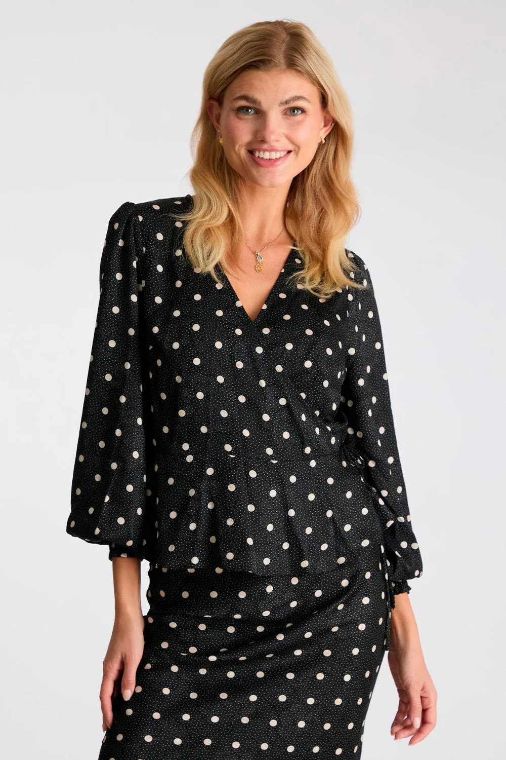 Merry Retro Dot Blouse | Black | Bluse fra Neo Noir