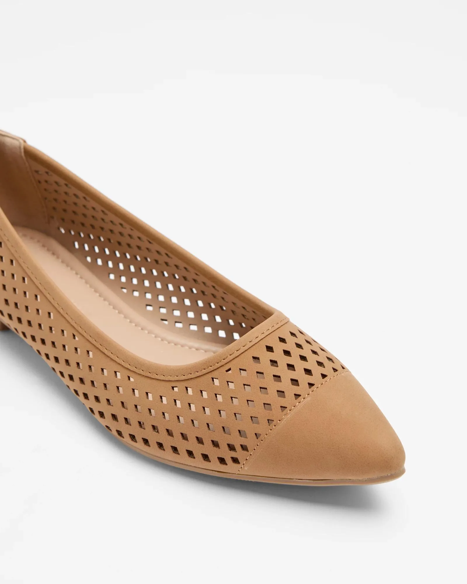 popular  Womens Cut Out Detail Pointed Flat - Folia - Tan