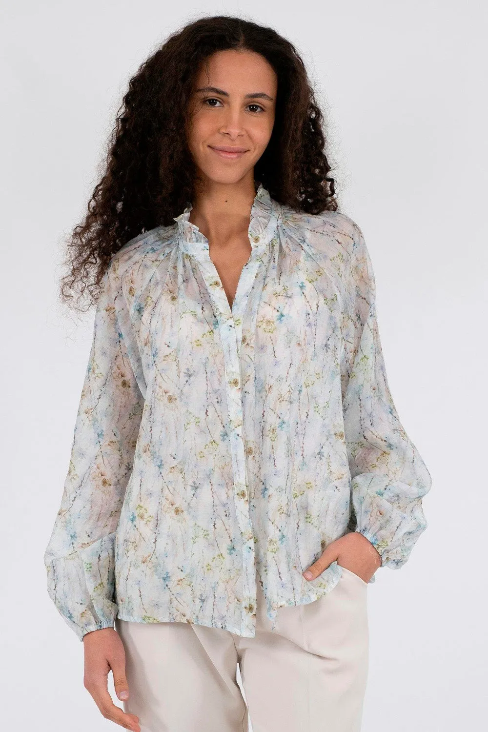 Solbi Whispering Blooms Blouse 162795 | Light Blue | Bluse fra Neo Noir