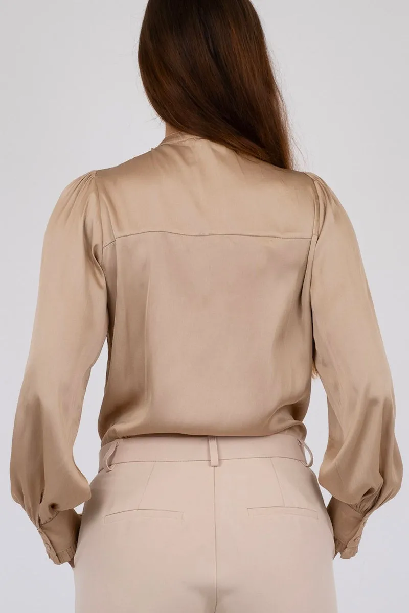 Zola Blouse | Sand | Bluse fra Neo Noir